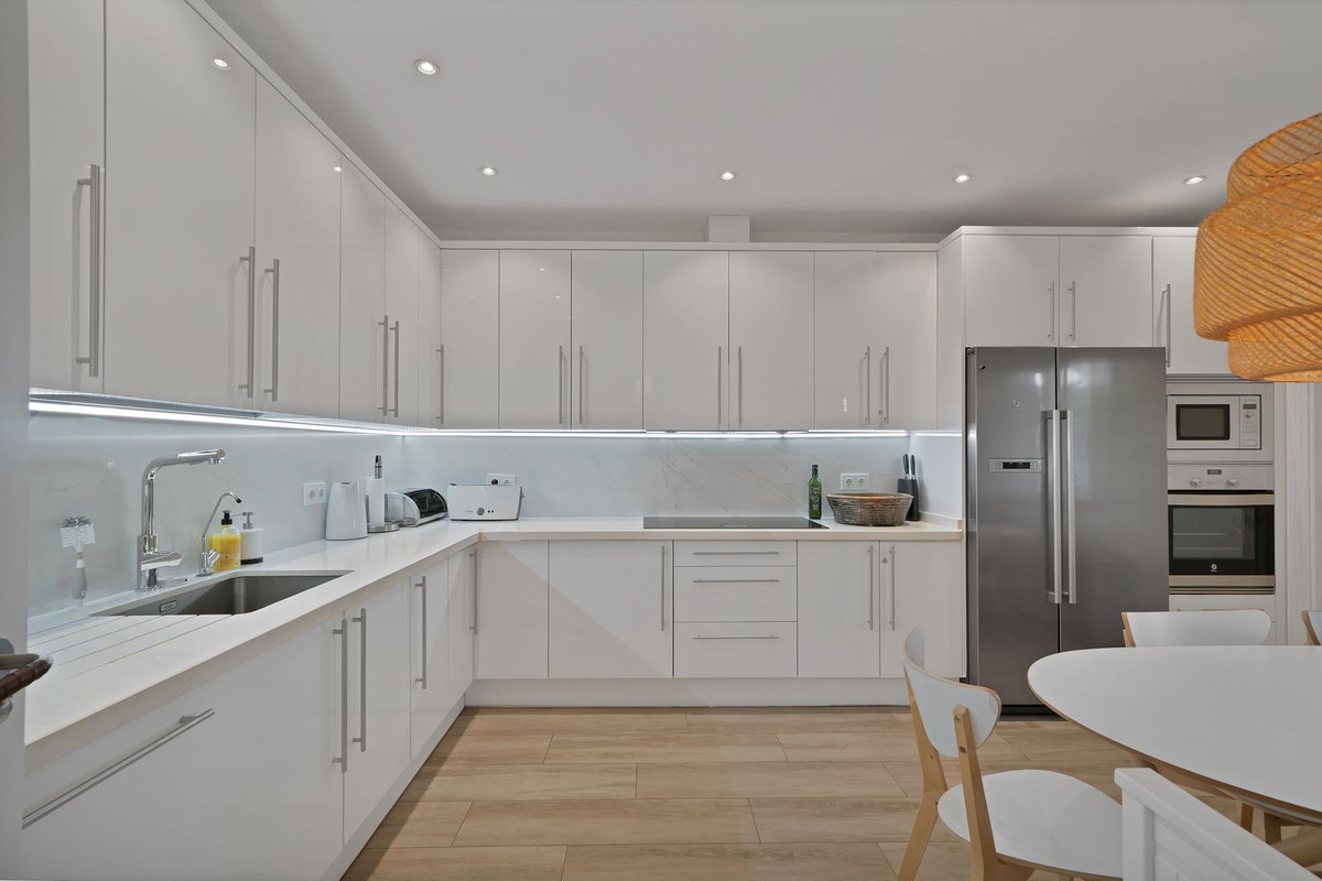 7 Bed Townhouse for sale in Puerto Banús Costa Del Sol, Málaga, Spain