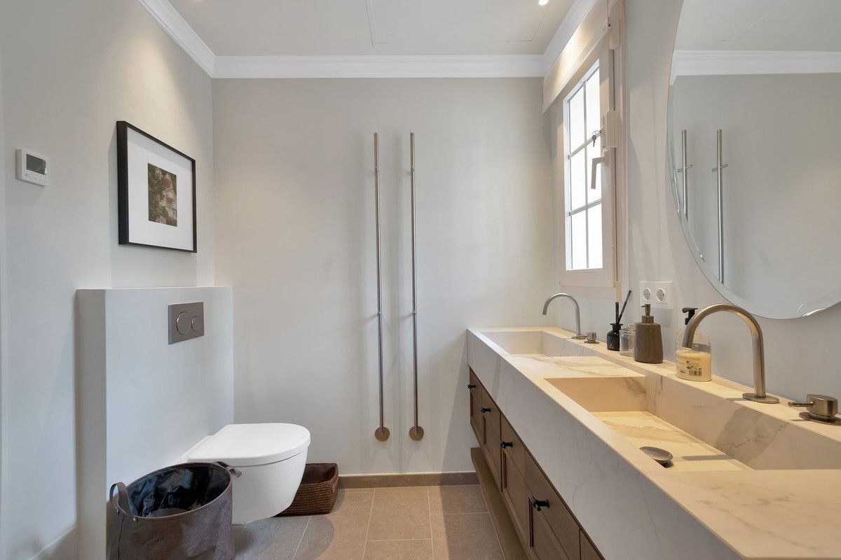 7 Bed Townhouse for sale in Puerto Banús Costa Del Sol, Málaga, Spain