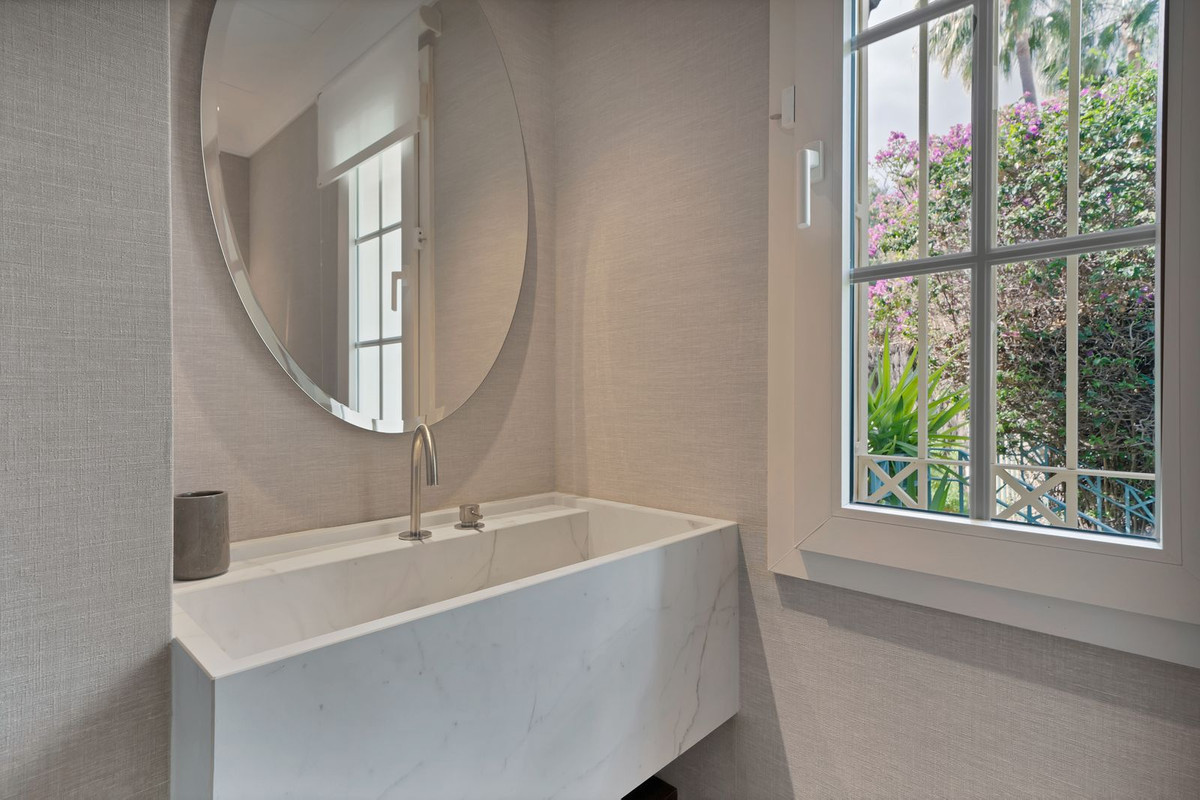 7 Bed Townhouse for sale in Puerto Banús Costa Del Sol, Málaga, Spain