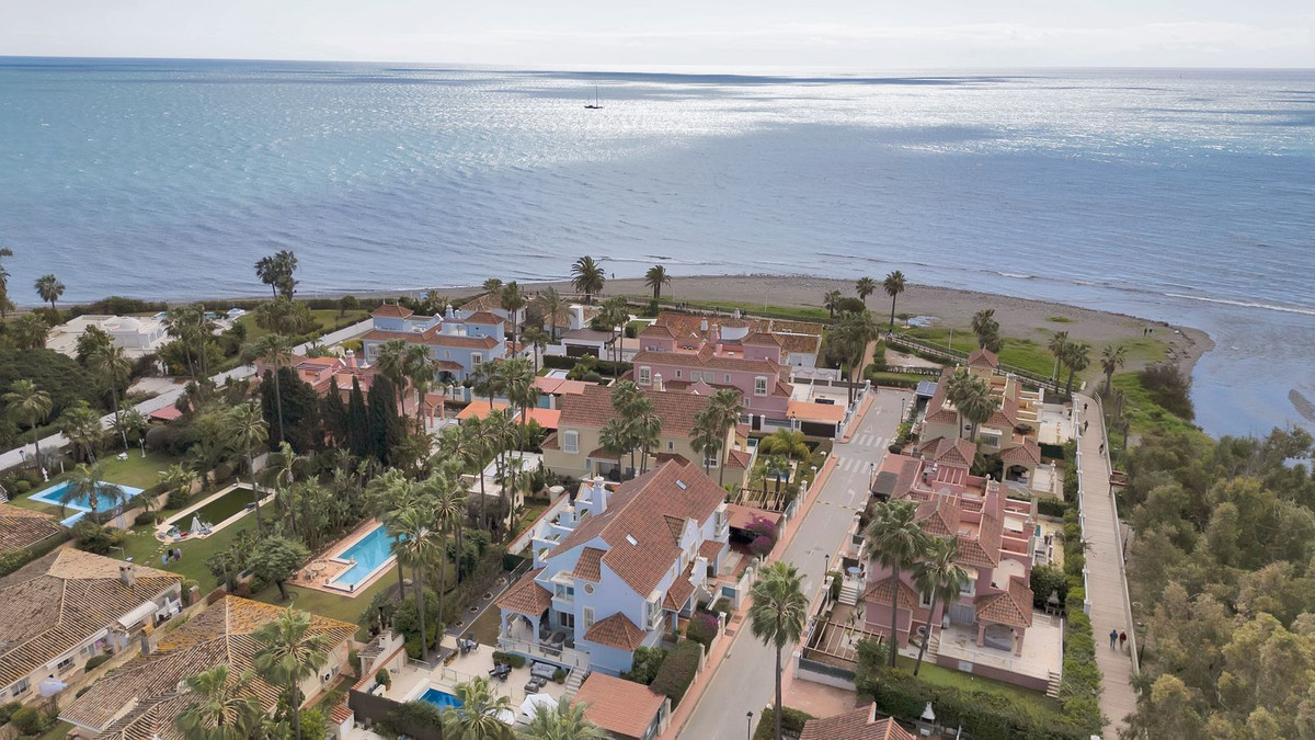 7 Bed Townhouse for sale in Puerto Banús Costa Del Sol, Málaga, Spain