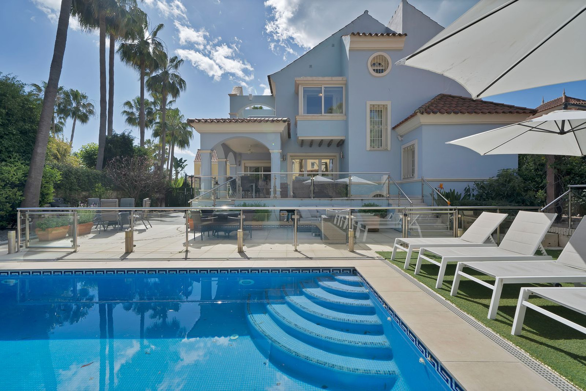 7 Bed Townhouse for sale in Puerto Banús Costa Del Sol, Málaga, Spain