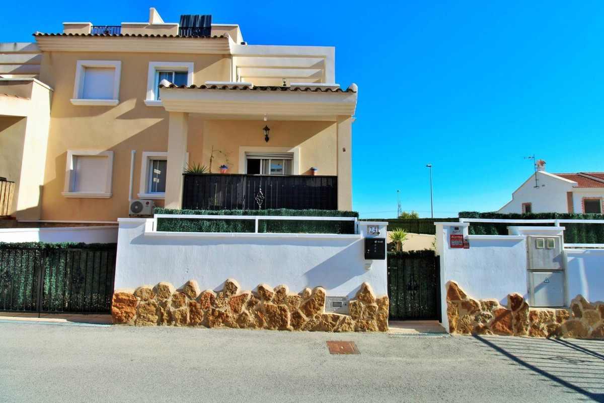 4 Bed Townhouse for sale in San Miguel De Salinas Costa Blanca, Alicante, Spain