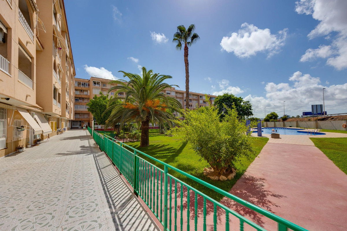 Se vende Ático de 2 dormitorios en Costa Blanca, Alicante, España