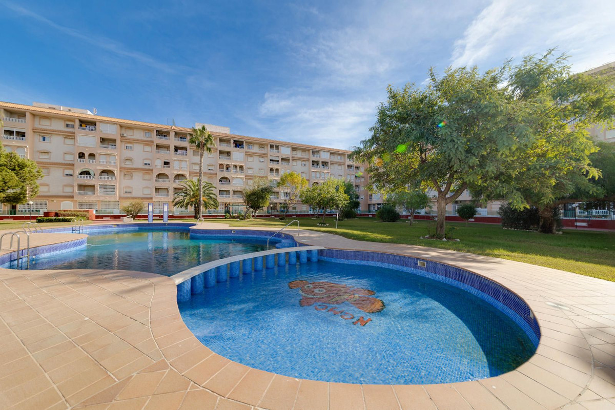 Se vende Ático de 2 dormitorios en Costa Blanca, Alicante, España