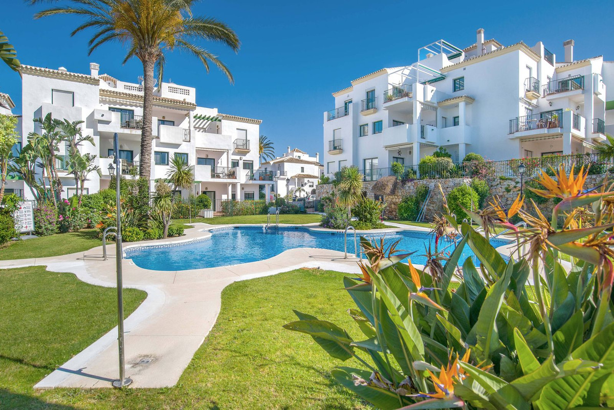 2 Bed Apartment for sale in Alhaurin Golf Costa Del Sol, Málaga, Spain