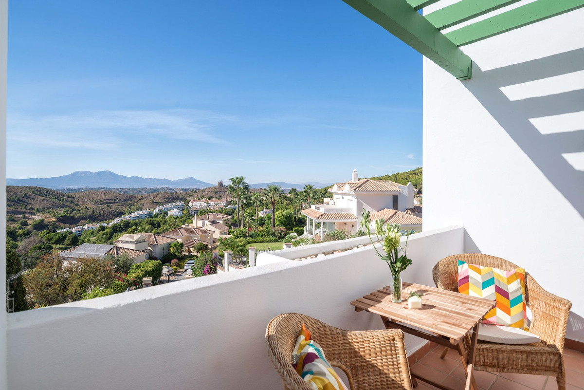 2 Bed Apartment for sale in Alhaurin Golf Costa Del Sol, Málaga, Spain