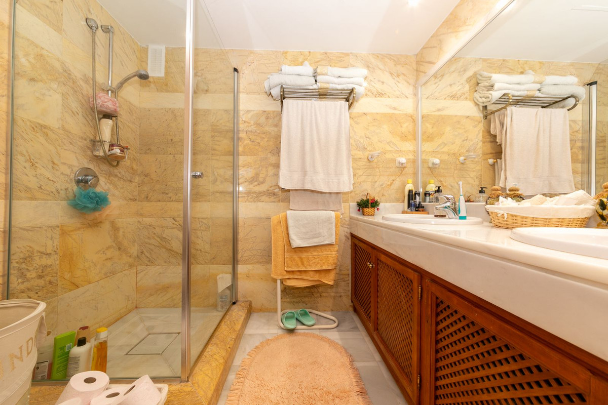 Se vende Apartamento Planta Baja de 2 dormitorios en Costa Del Sol, Málaga, España