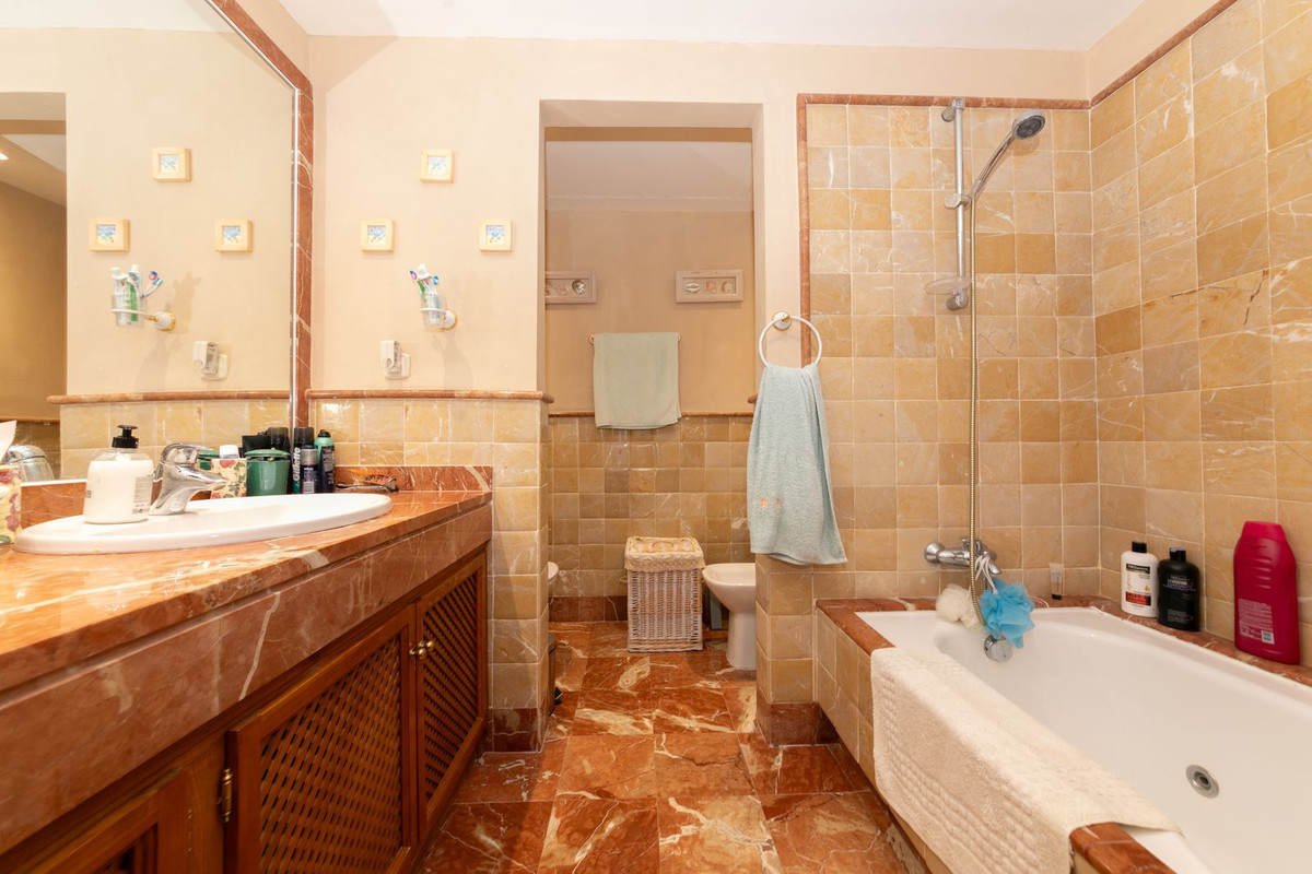 Se vende Apartamento Planta Baja de 2 dormitorios en Costa Del Sol, Málaga, España