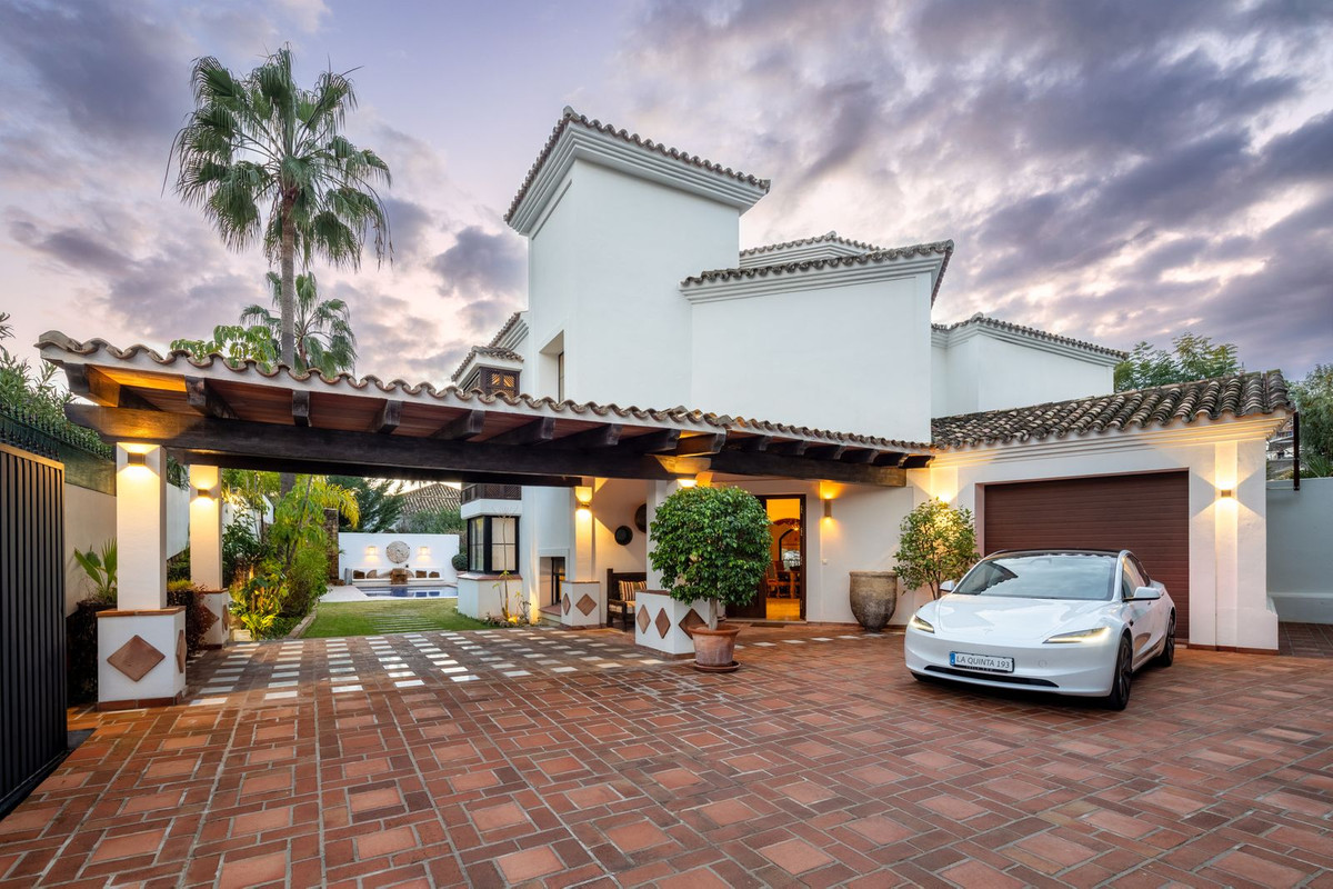 Se vende Villa - Chalet de 4 dormitorios en Costa Del Sol, Málaga, España