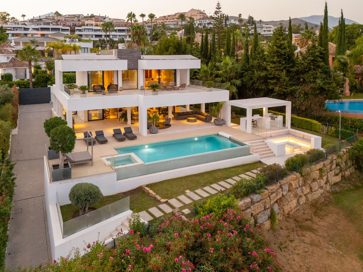 Se vende Villa - Chalet de 5 dormitorios en Costa Del Sol, Málaga, España