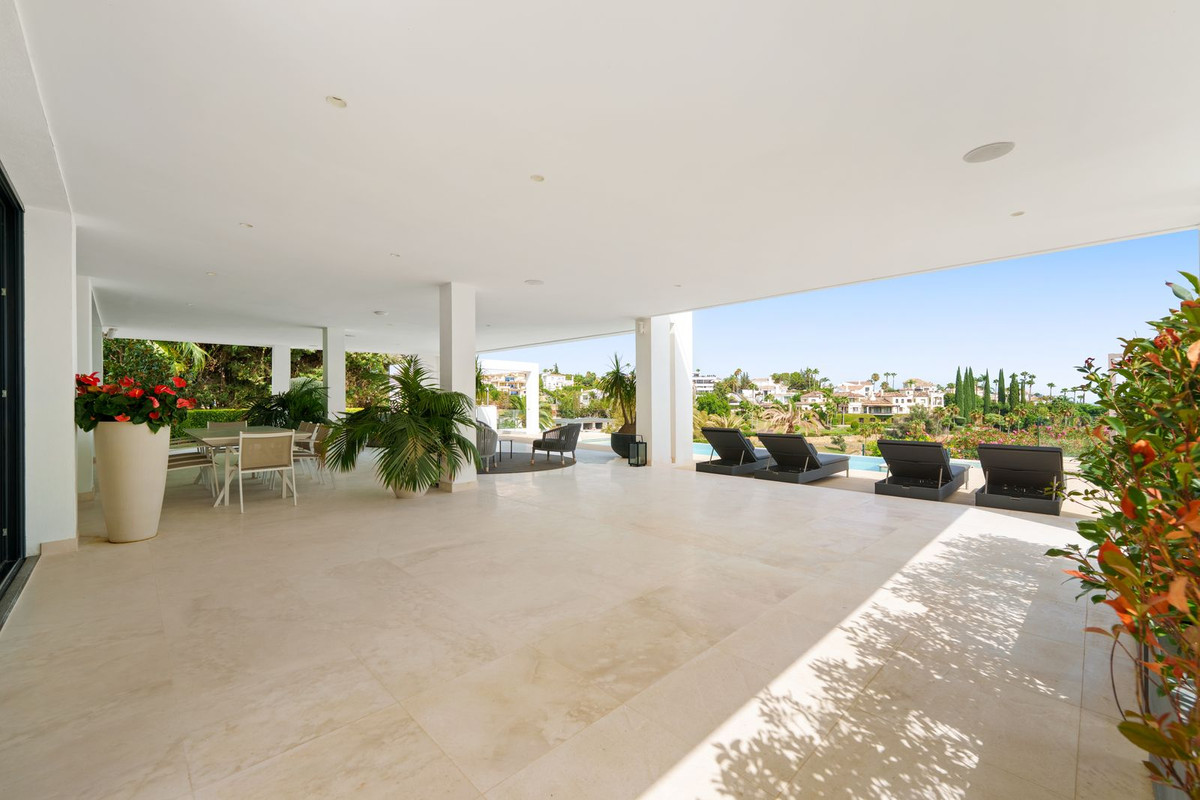 Se vende Villa - Chalet de 5 dormitorios en Costa Del Sol, Málaga, España