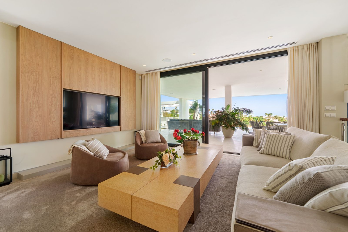 Se vende Villa - Chalet de 5 dormitorios en Costa Del Sol, Málaga, España