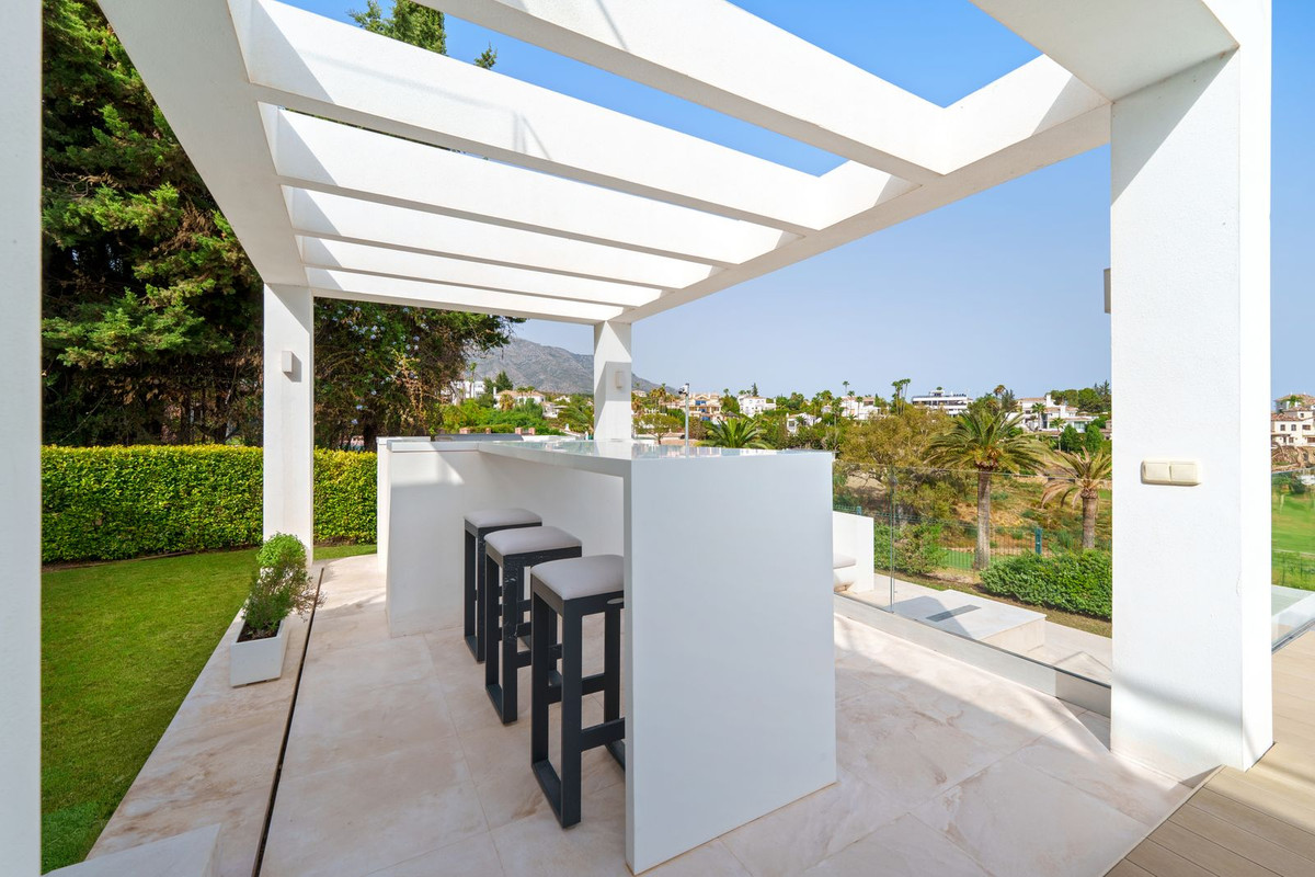 Se vende Villa - Chalet de 5 dormitorios en Costa Del Sol, Málaga, España