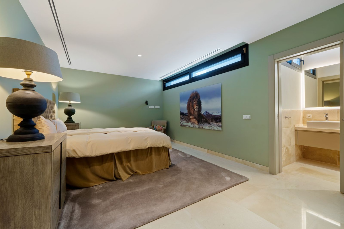 Se vende Villa - Chalet de 5 dormitorios en Costa Del Sol, Málaga, España