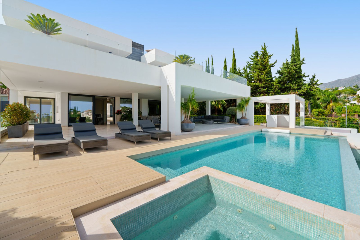 Se vende Villa - Chalet de 5 dormitorios en Costa Del Sol, Málaga, España