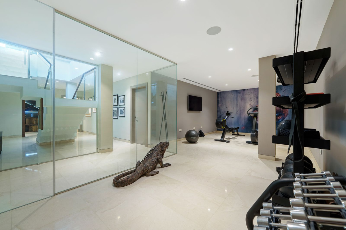 Se vende Villa - Chalet de 5 dormitorios en Costa Del Sol, Málaga, España