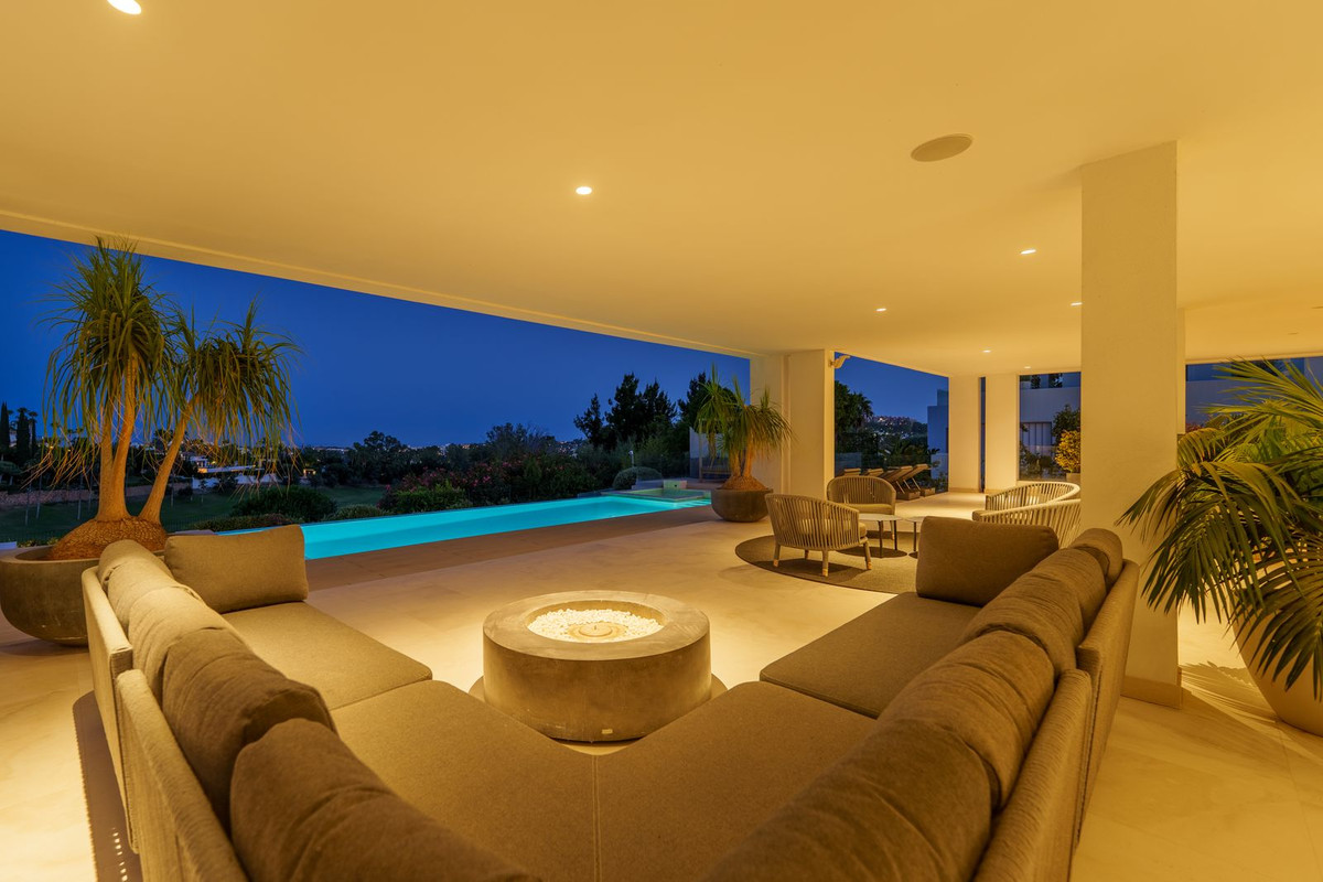 Se vende Villa - Chalet de 5 dormitorios en Costa Del Sol, Málaga, España