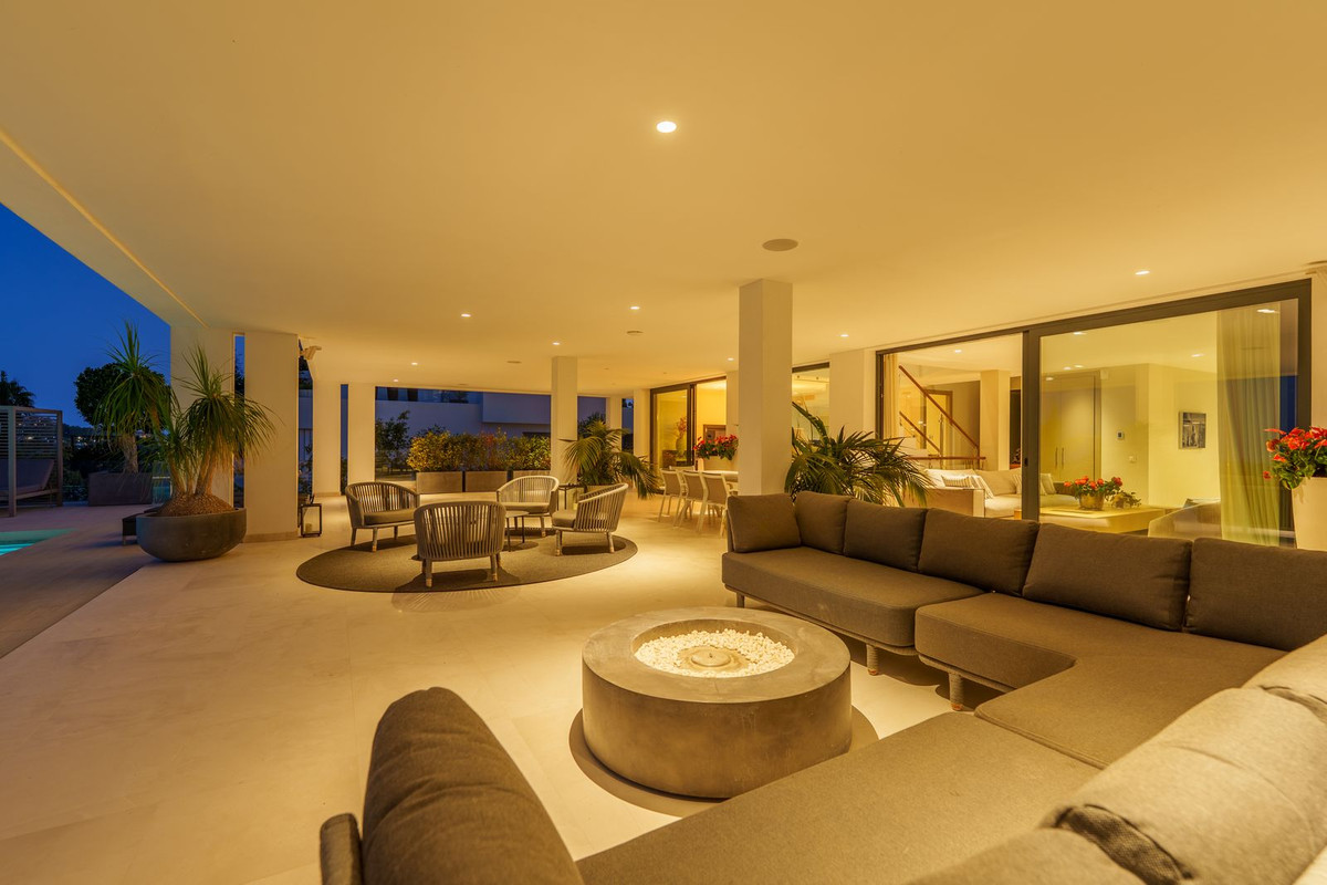 Se vende Villa - Chalet de 5 dormitorios en Costa Del Sol, Málaga, España