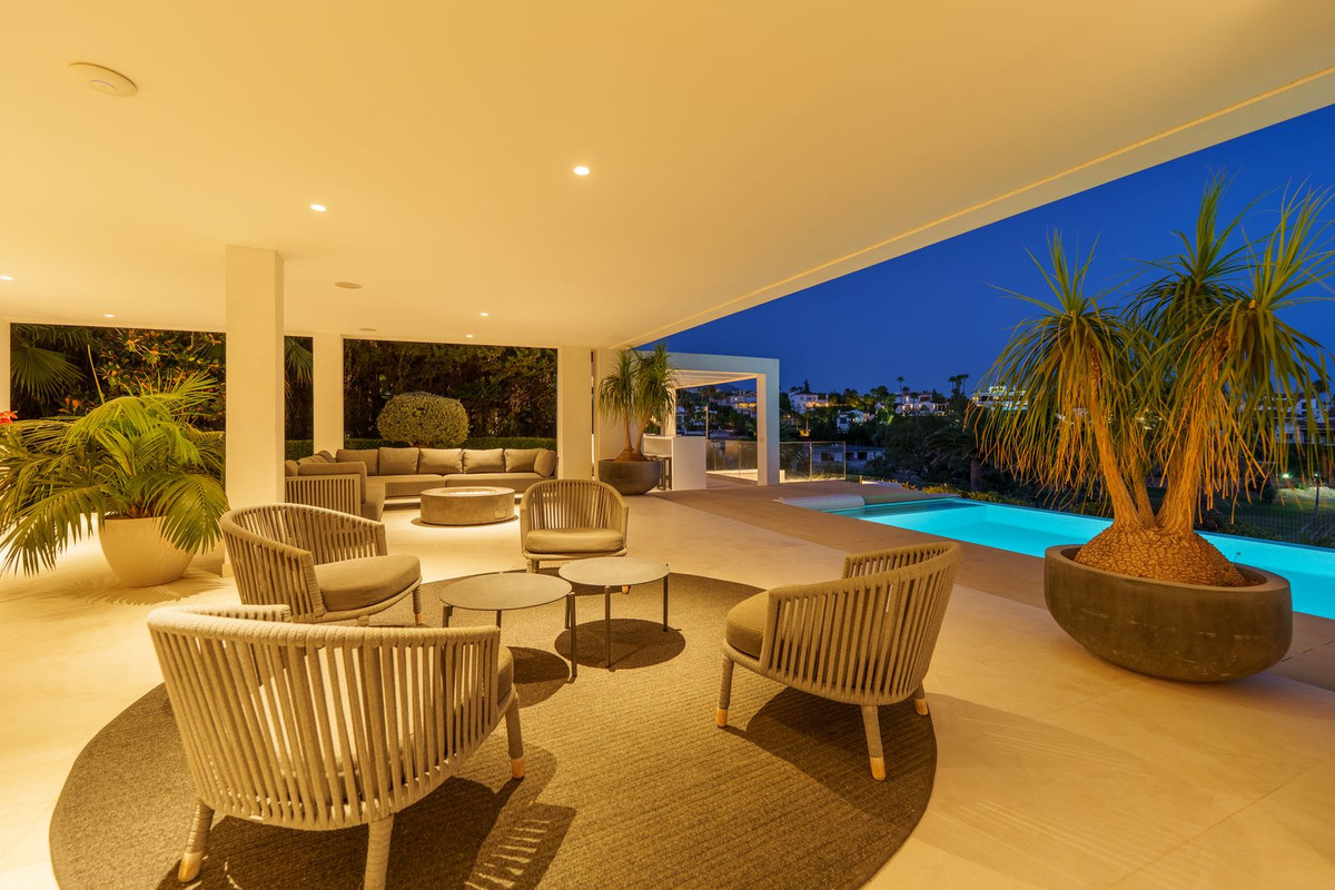 Se vende Villa - Chalet de 5 dormitorios en Costa Del Sol, Málaga, España