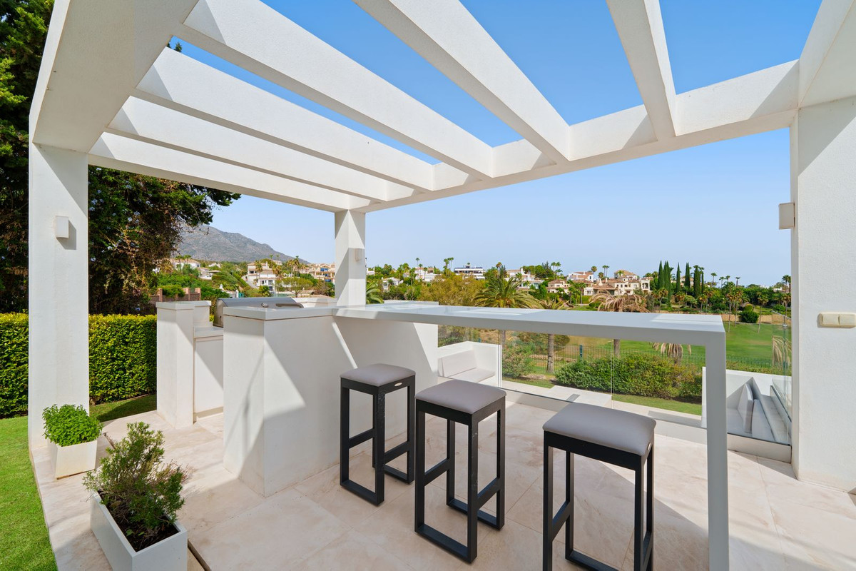 Se vende Villa - Chalet de 5 dormitorios en Costa Del Sol, Málaga, España
