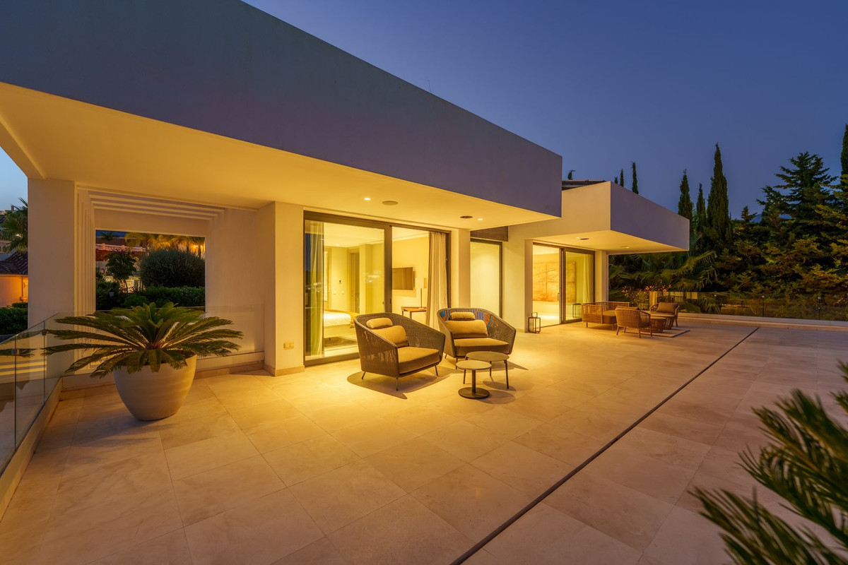 Se vende Villa - Chalet de 5 dormitorios en Costa Del Sol, Málaga, España