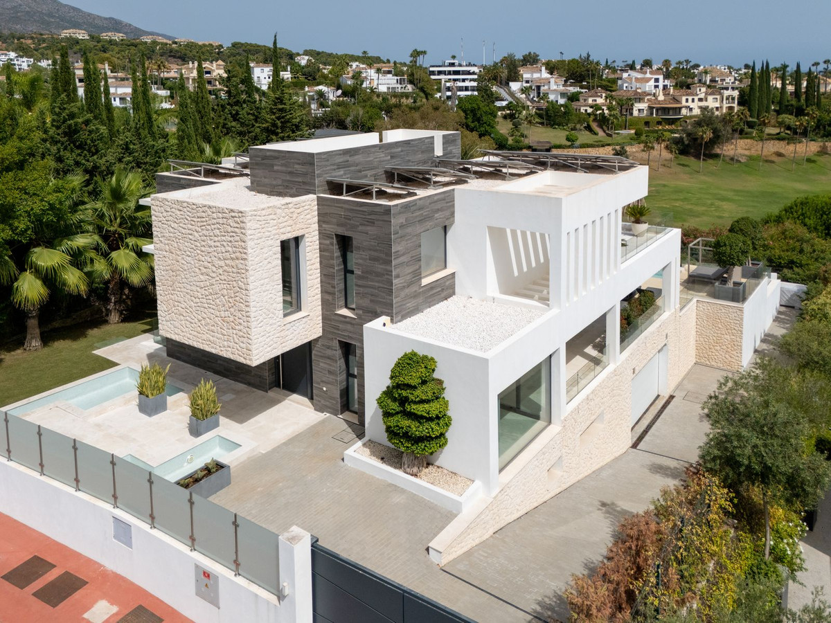 Se vende Villa - Chalet de 5 dormitorios en Costa Del Sol, Málaga, España