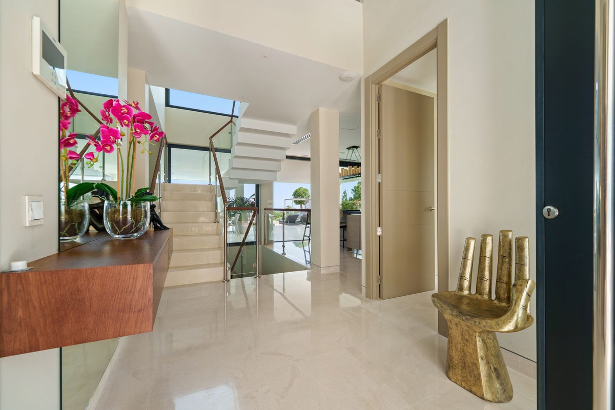 Se vende Villa - Chalet de 5 dormitorios en Costa Del Sol, Málaga, España
