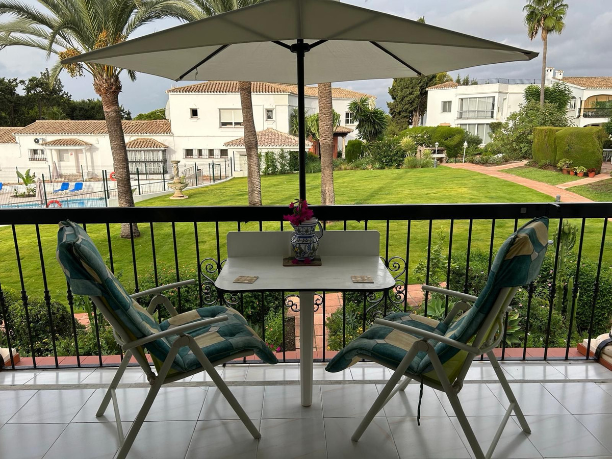 1 Bed Apartment for sale in El Paraiso Costa Del Sol, Málaga, Spain