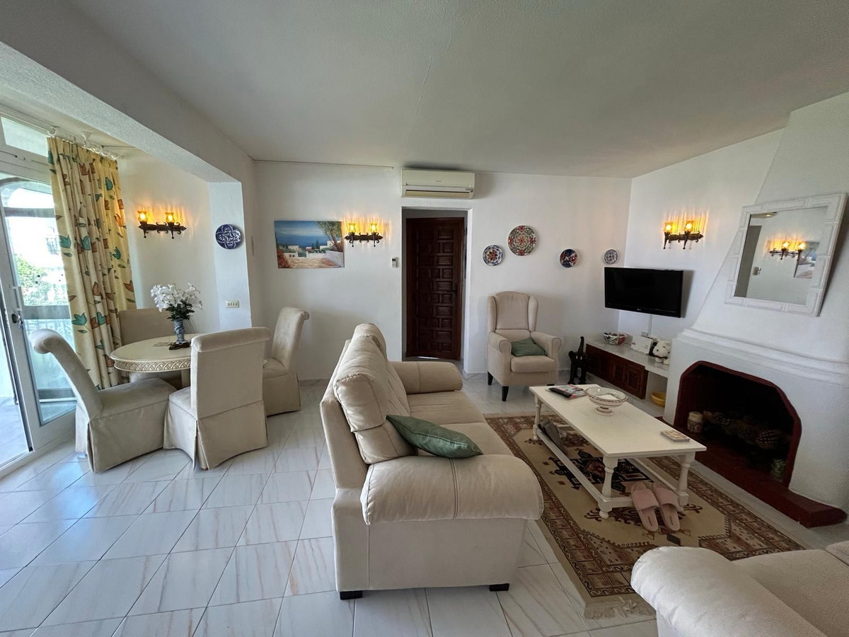 1 Bed Apartment for sale in El Paraiso Costa Del Sol, Málaga, Spain