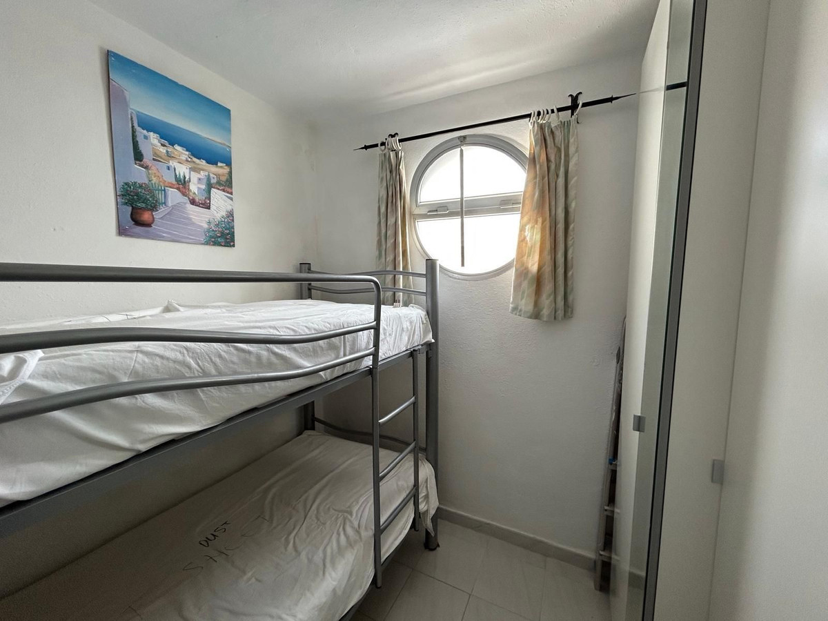 1 Bed Apartment for sale in El Paraiso Costa Del Sol, Málaga, Spain