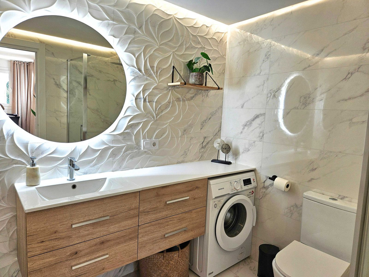 1 Bed Apartment for sale in Benalmadena Costa Costa Del Sol, Málaga, Spain
