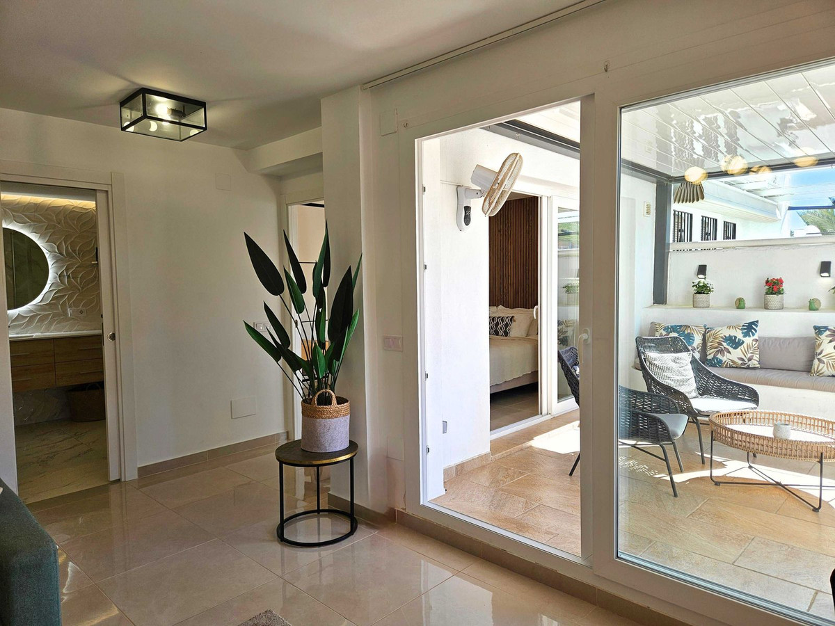 1 Bed Apartment for sale in Benalmadena Costa Costa Del Sol, Málaga, Spain