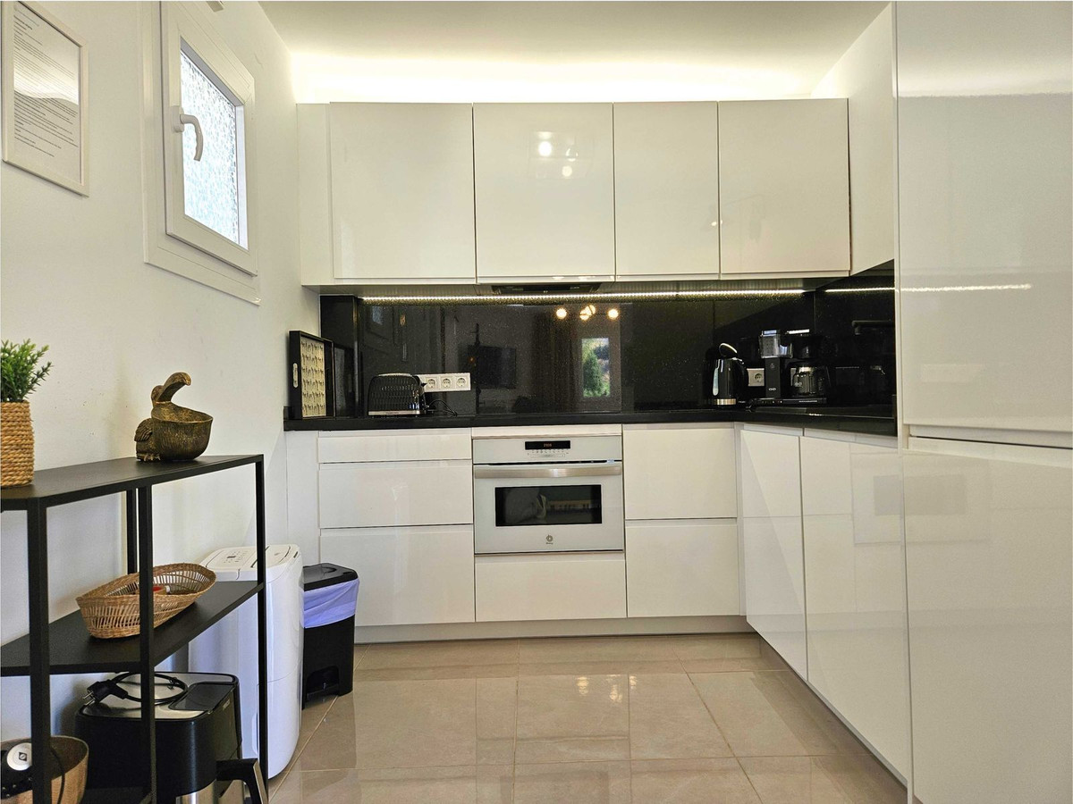 1 Bed Apartment for sale in Benalmadena Costa Costa Del Sol, Málaga, Spain