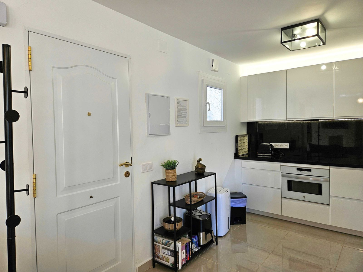 1 Bed Apartment for sale in Benalmadena Costa Costa Del Sol, Málaga, Spain