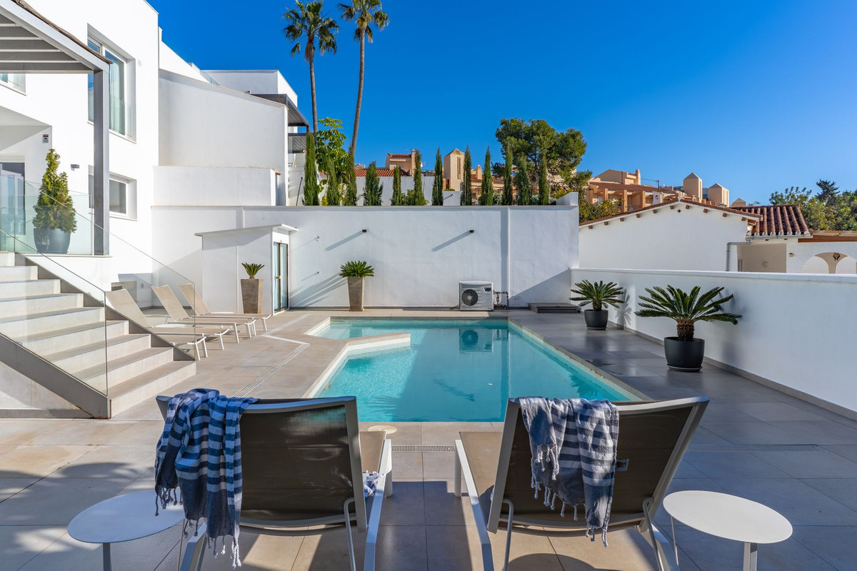 5 Bed Townhouse for sale in Fuengirola Costa Del Sol, Málaga, Spain