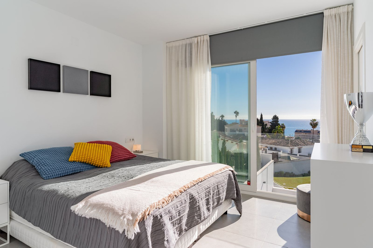 5 Bed Townhouse for sale in Fuengirola Costa Del Sol, Málaga, Spain