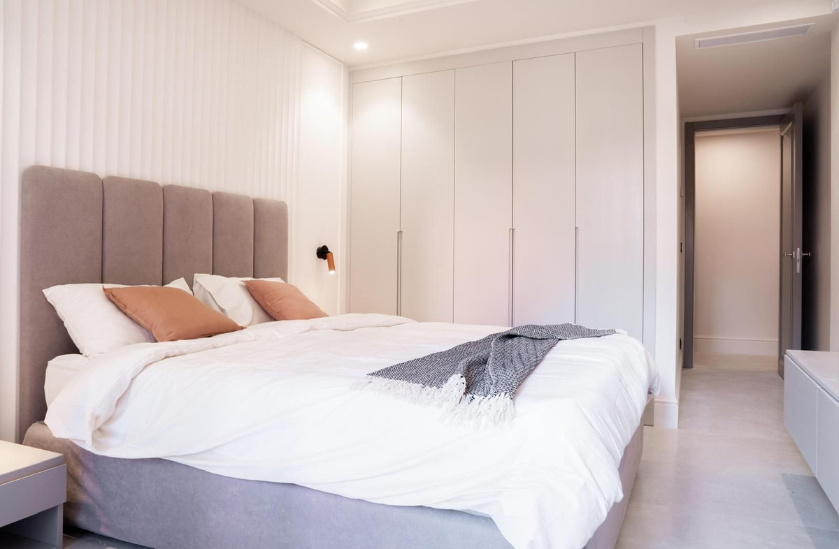 3 Bed Apartment for sale in New Golden Mile Costa Del Sol, Málaga, Spain