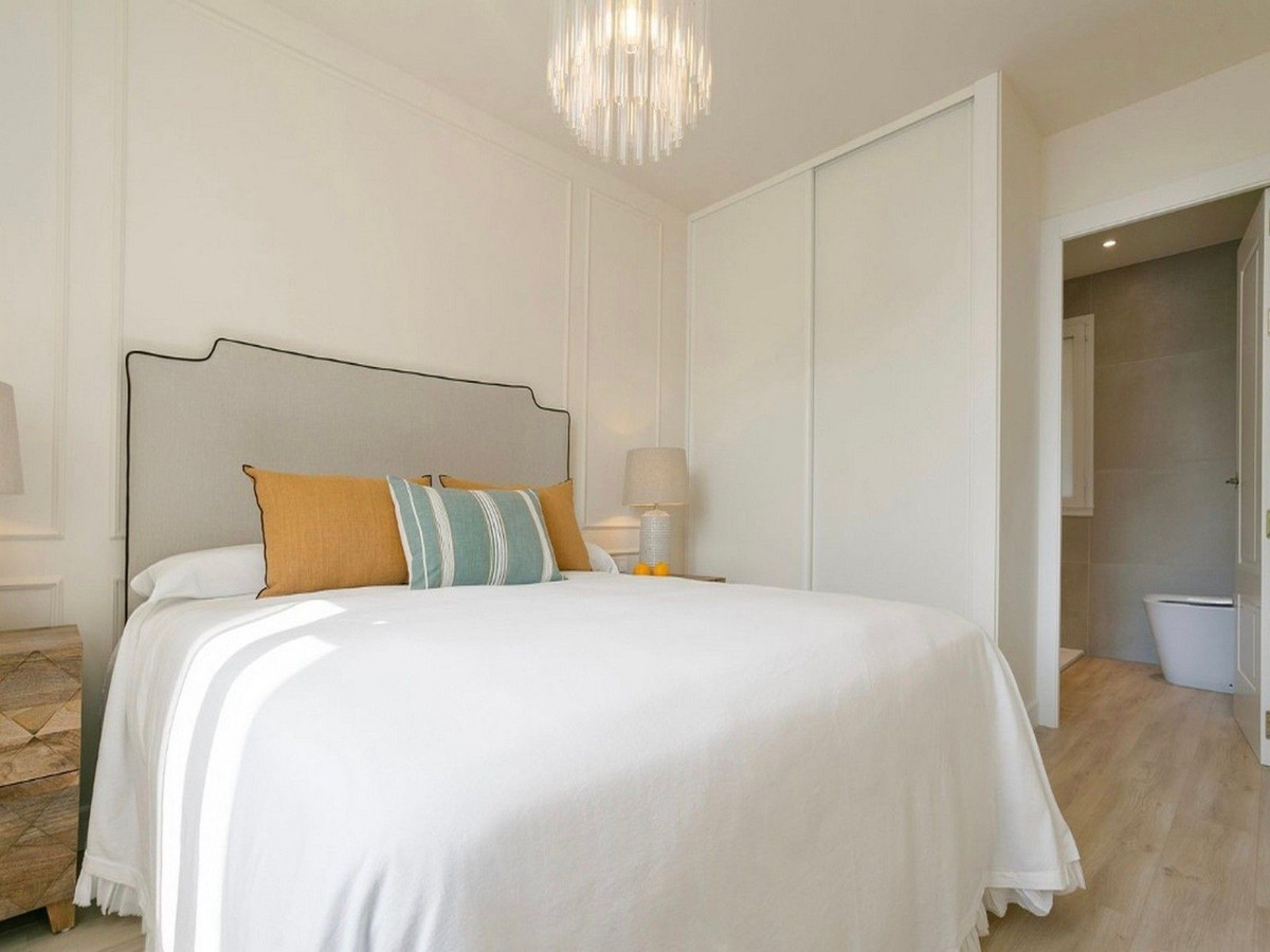2 Bed Apartment for sale in Fuengirola Costa Del Sol, Málaga, Spain