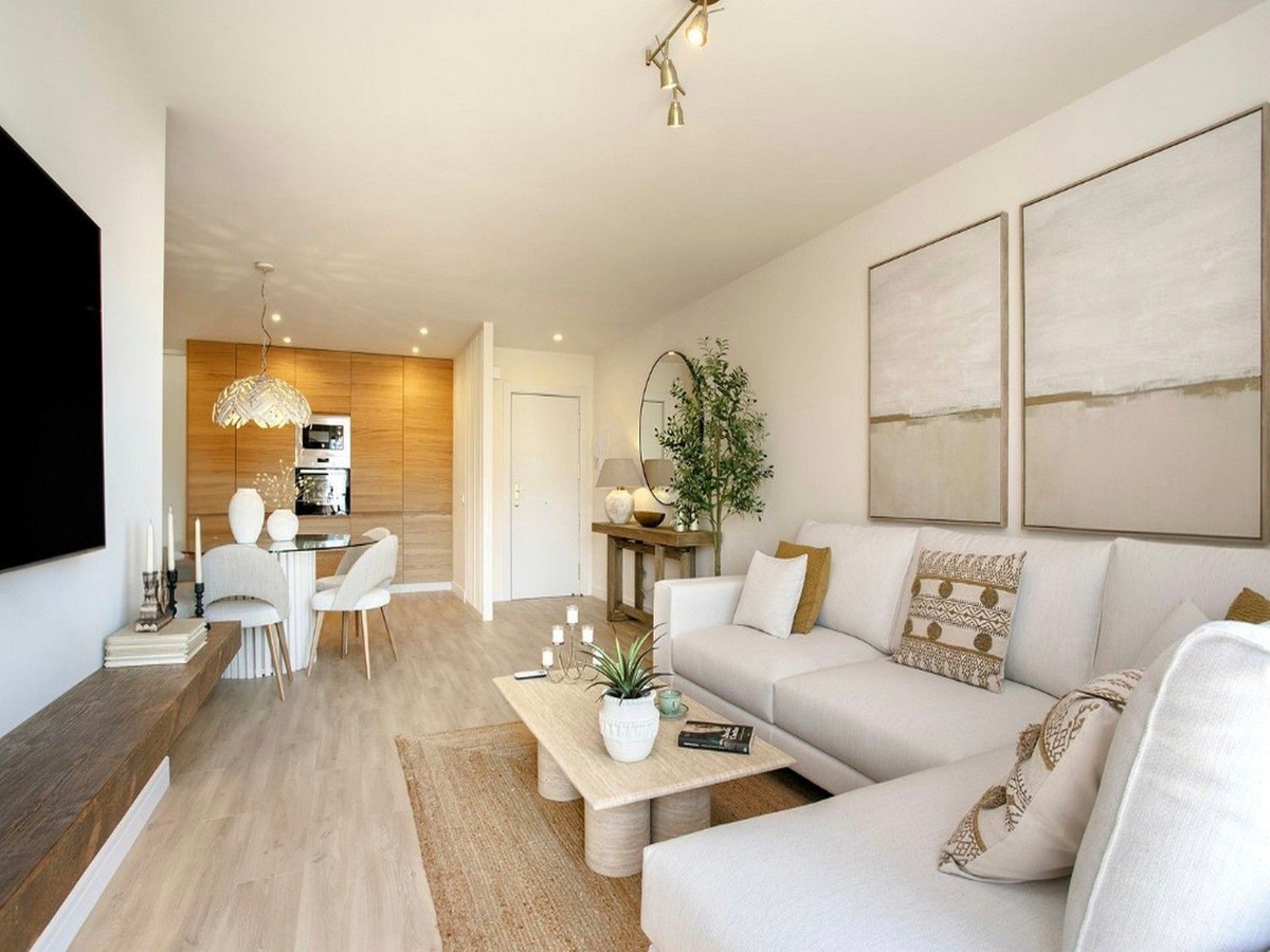 2 Bed Apartment for sale in Fuengirola Costa Del Sol, Málaga, Spain