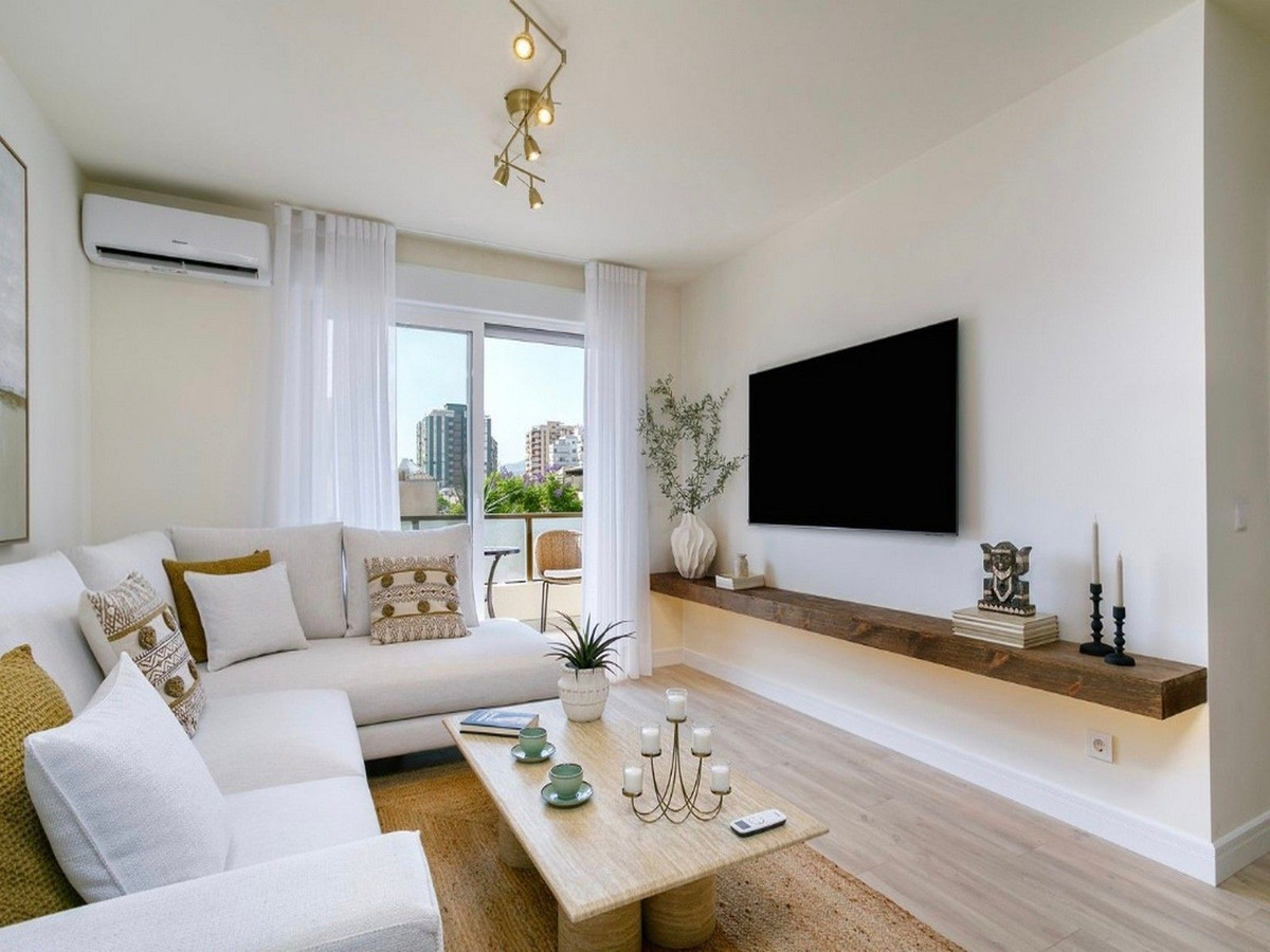 2 Bed Apartment for sale in Fuengirola Costa Del Sol, Málaga, Spain
