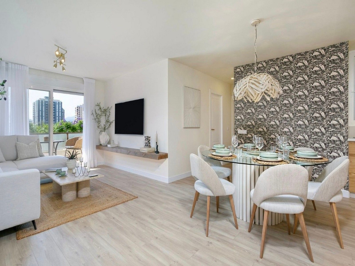 2 Bed Apartment for sale in Fuengirola Costa Del Sol, Málaga, Spain
