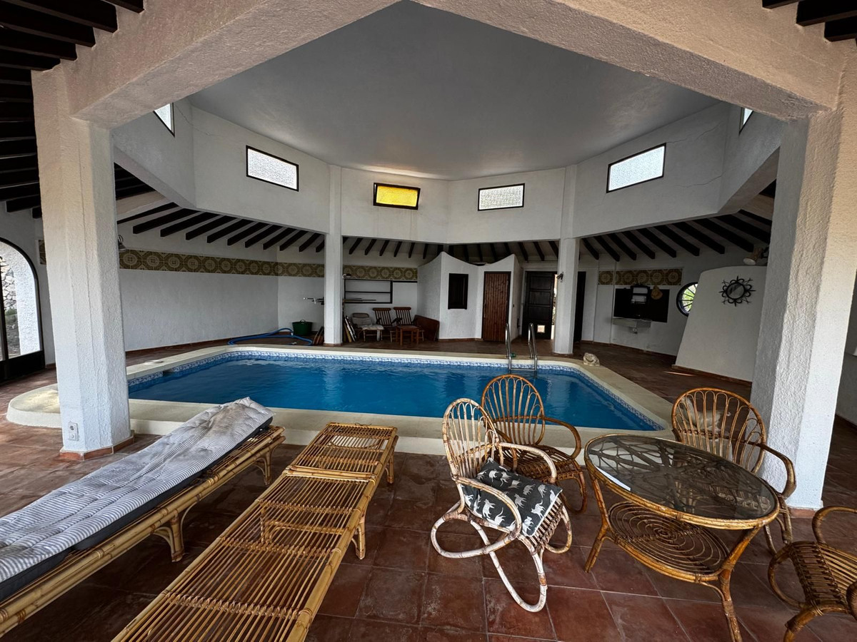 4 Bed Townhouse for sale in Calpe Costa Blanca, Alicante, Spain