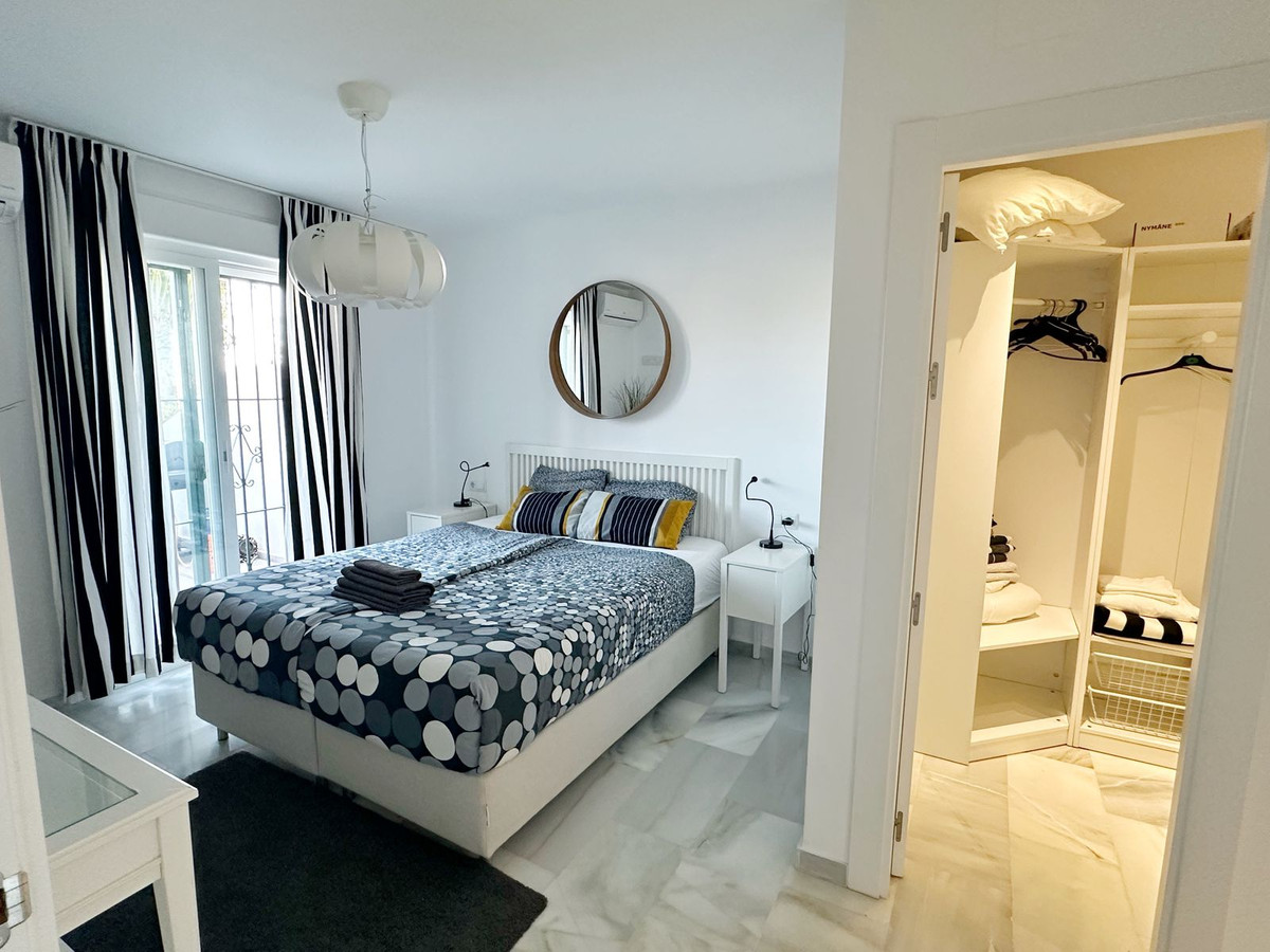 Se vende Apartamento Planta Baja de 4 dormitorios en Costa Del Sol, Málaga, España