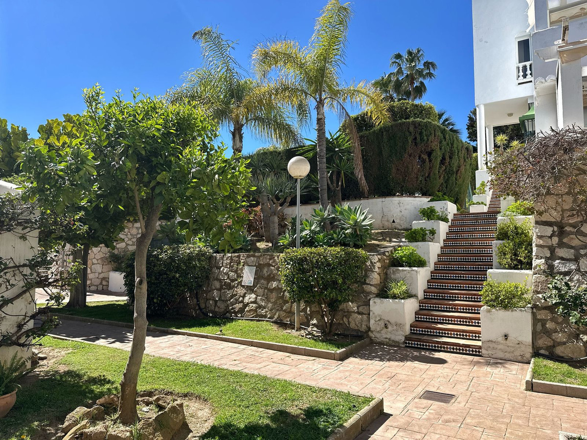 Se vende Apartamento Planta Baja de 4 dormitorios en Costa Del Sol, Málaga, España