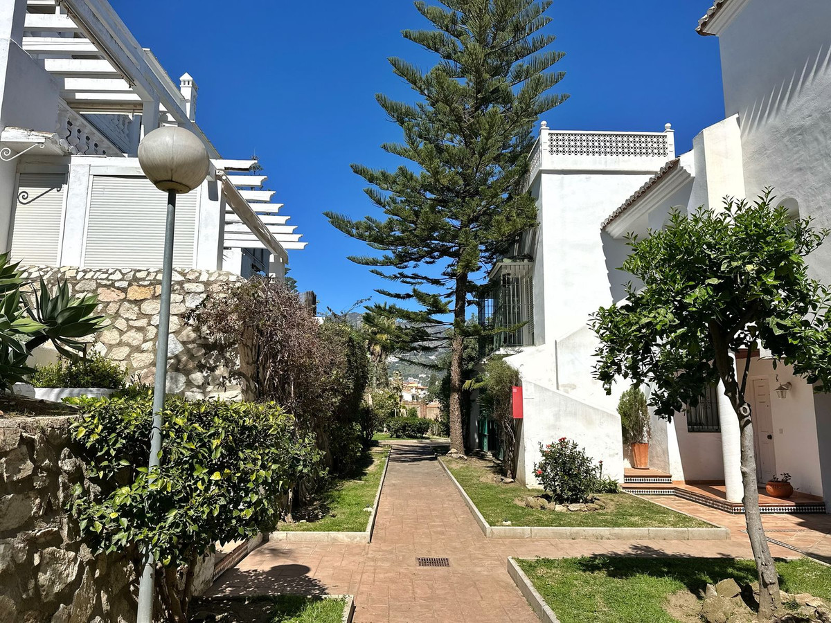 Se vende Apartamento Planta Baja de 4 dormitorios en Costa Del Sol, Málaga, España