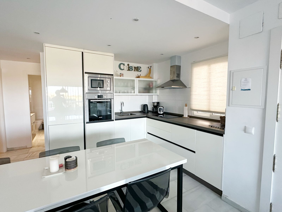 Se vende Apartamento Planta Baja de 4 dormitorios en Costa Del Sol, Málaga, España