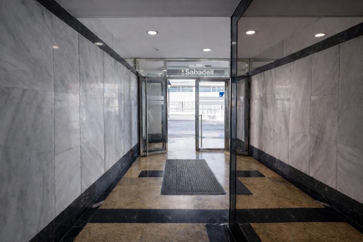Se vende Local comercial  en Costa Del Sol, Málaga, España