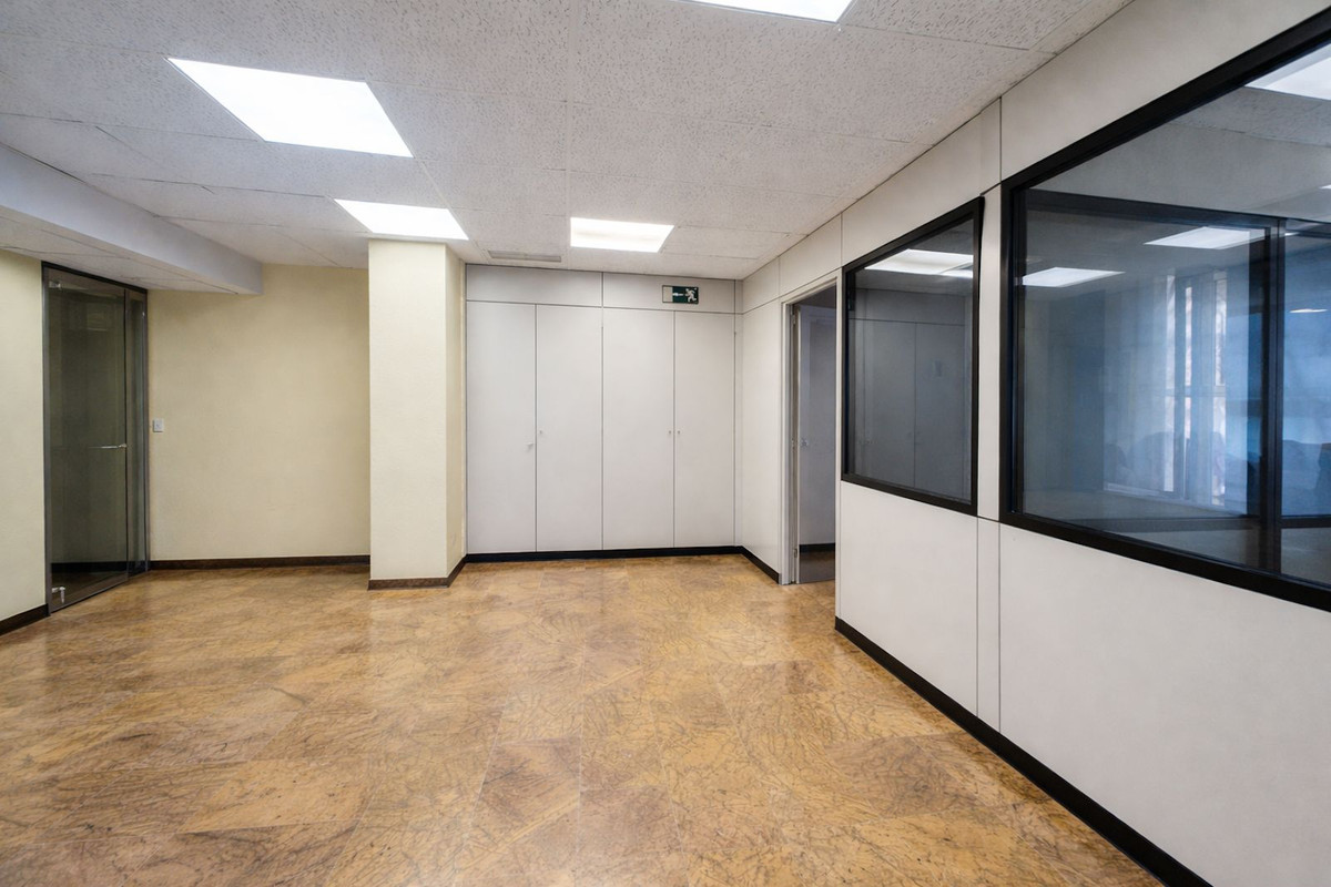 Se vende Local comercial  en Costa Del Sol, Málaga, España