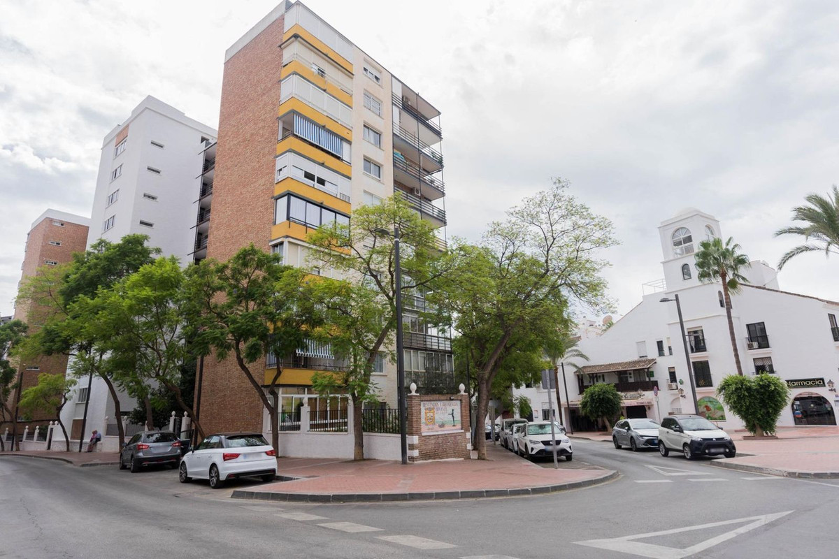 2 Bed Apartment for sale in Benalmadena Costa Del Sol, Málaga, Spain