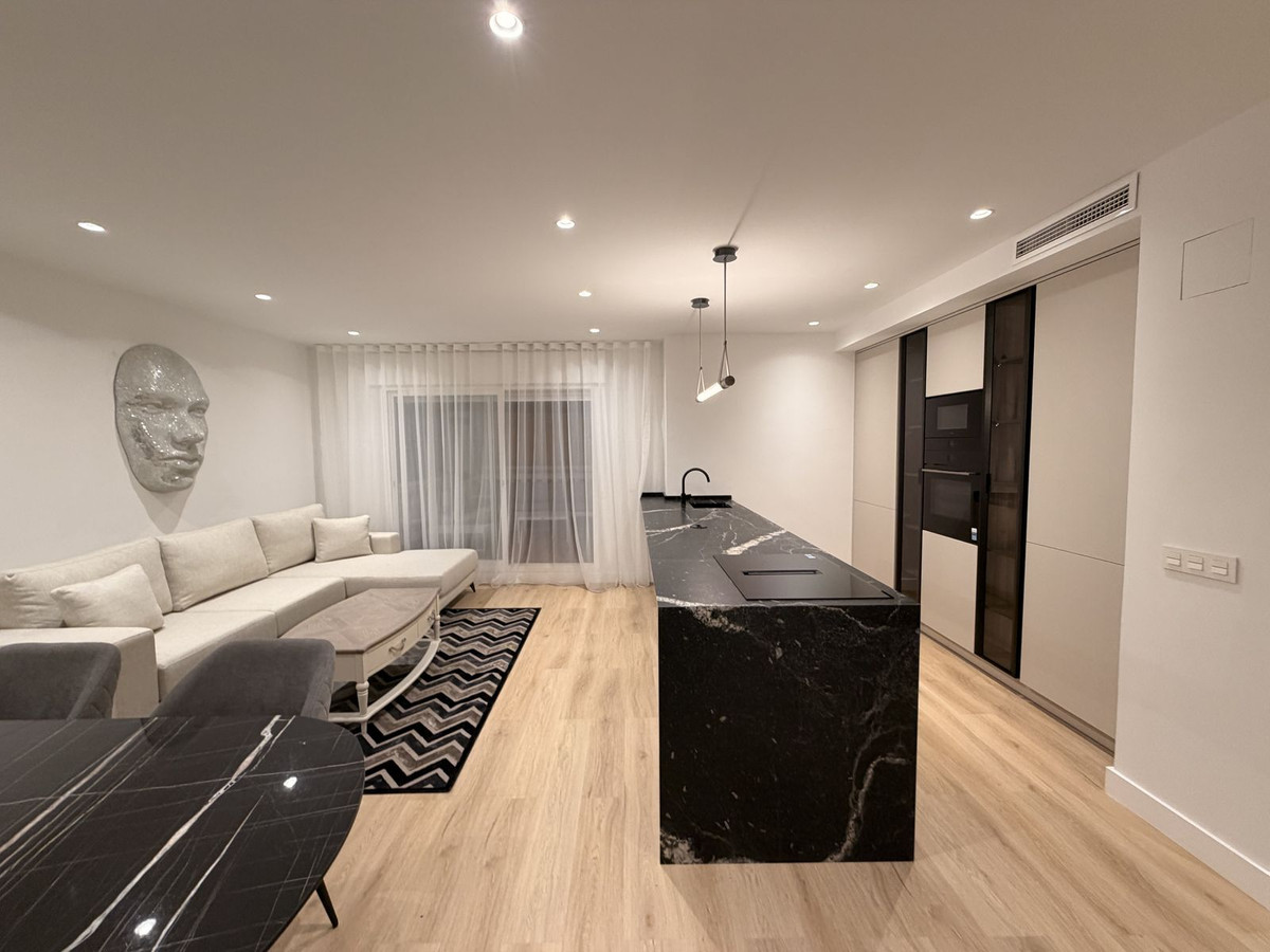3 Bed Apartment for sale in Nueva Andalucía Costa Del Sol, Málaga, Spain